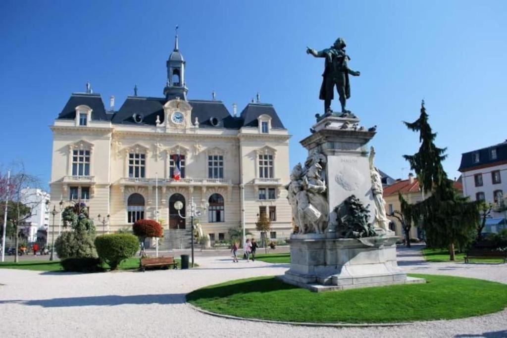 Le Zen -Studio Tout Equipe- Wifi Fibre- Centre Ville Avec Parking Tarbes Luaran gambar